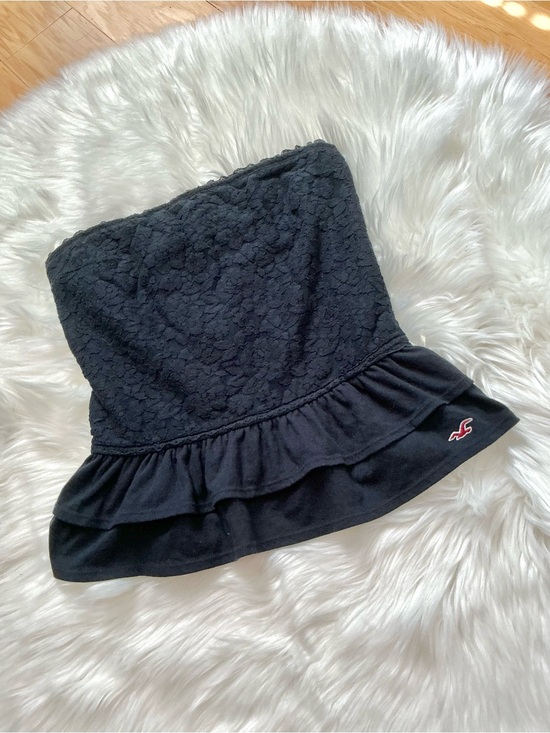 Hollister Tops - Hollister Co. navy blue lace front tube top with ruffle hem, size M